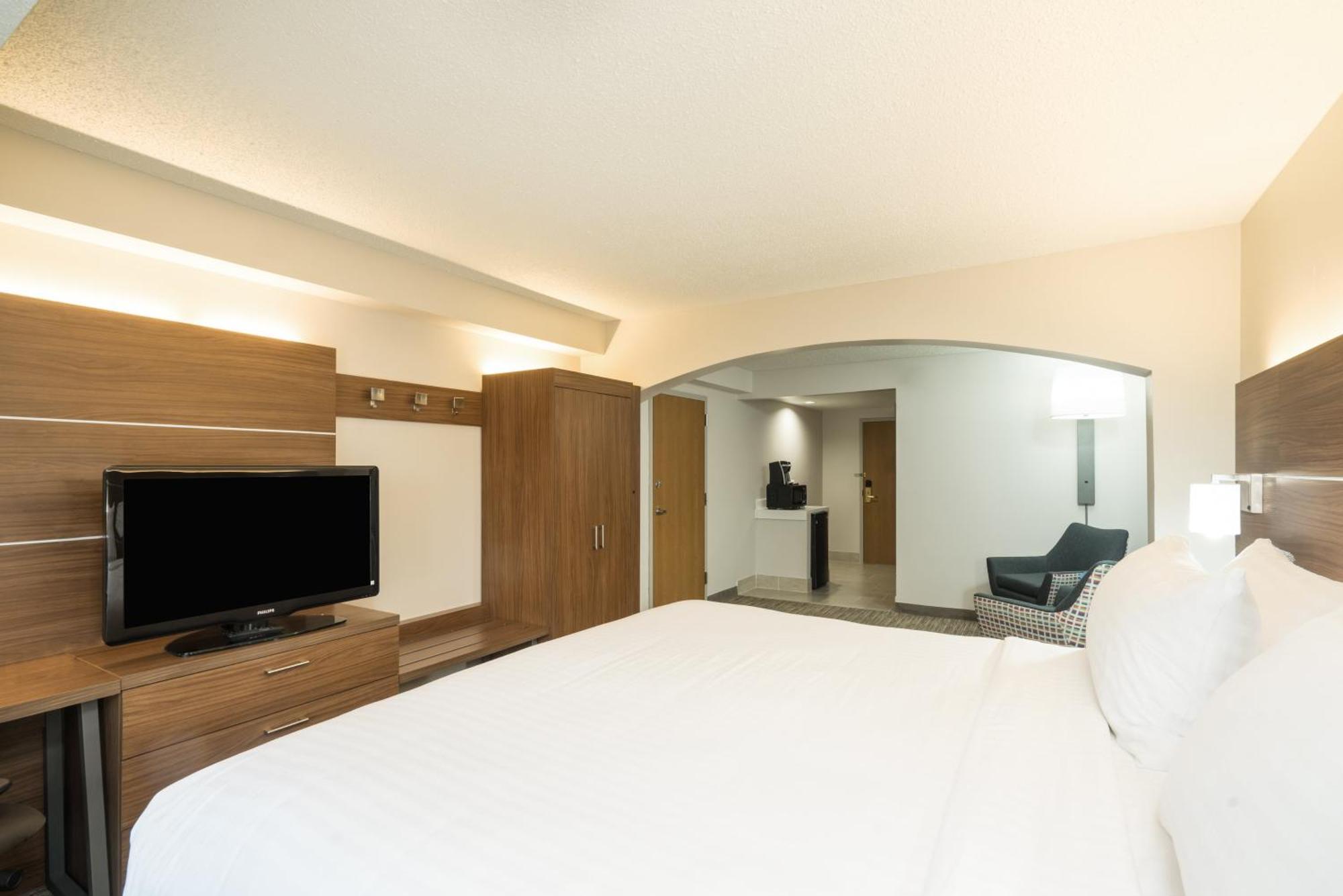 Holiday Inn Express Hotel & Suites Louisville East By Ihg Extérieur photo