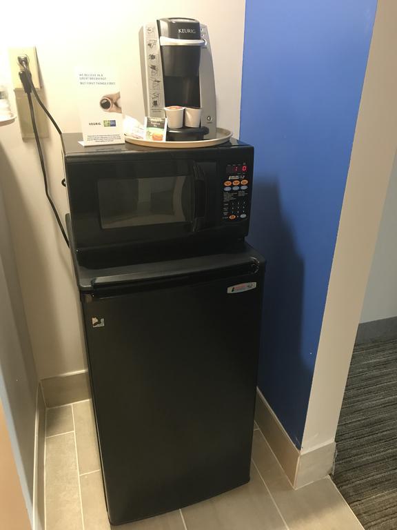 Holiday Inn Express Hotel & Suites Louisville East By Ihg Extérieur photo