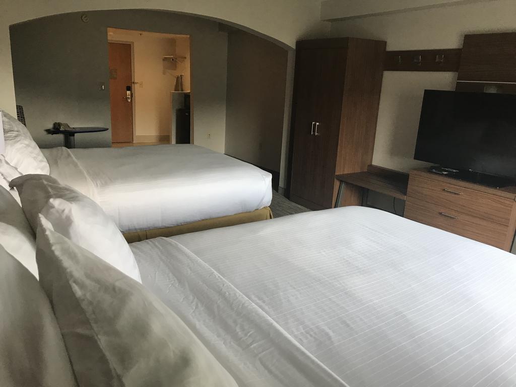 Holiday Inn Express Hotel & Suites Louisville East By Ihg Extérieur photo