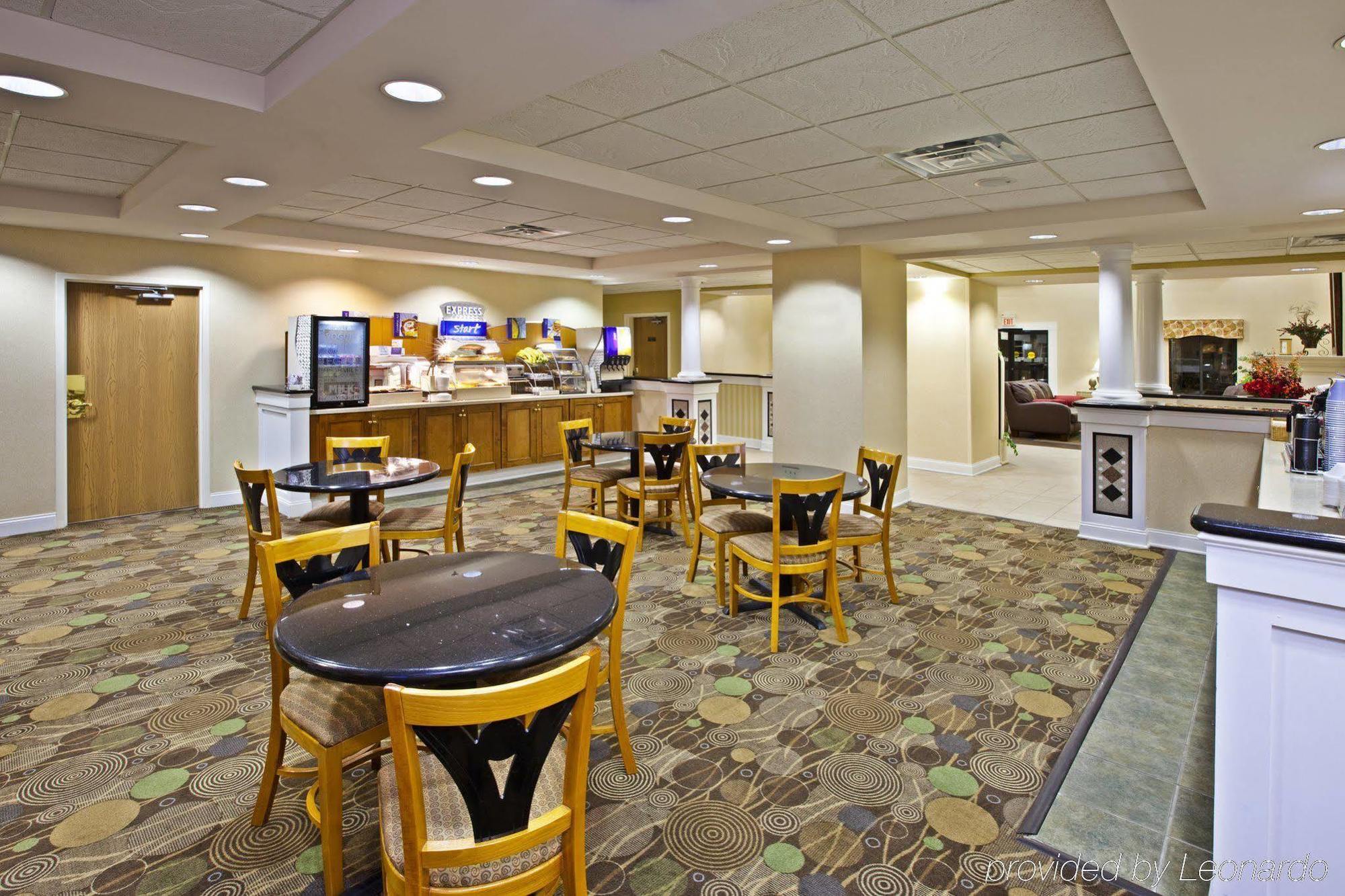 Holiday Inn Express Hotel & Suites Louisville East By Ihg Extérieur photo
