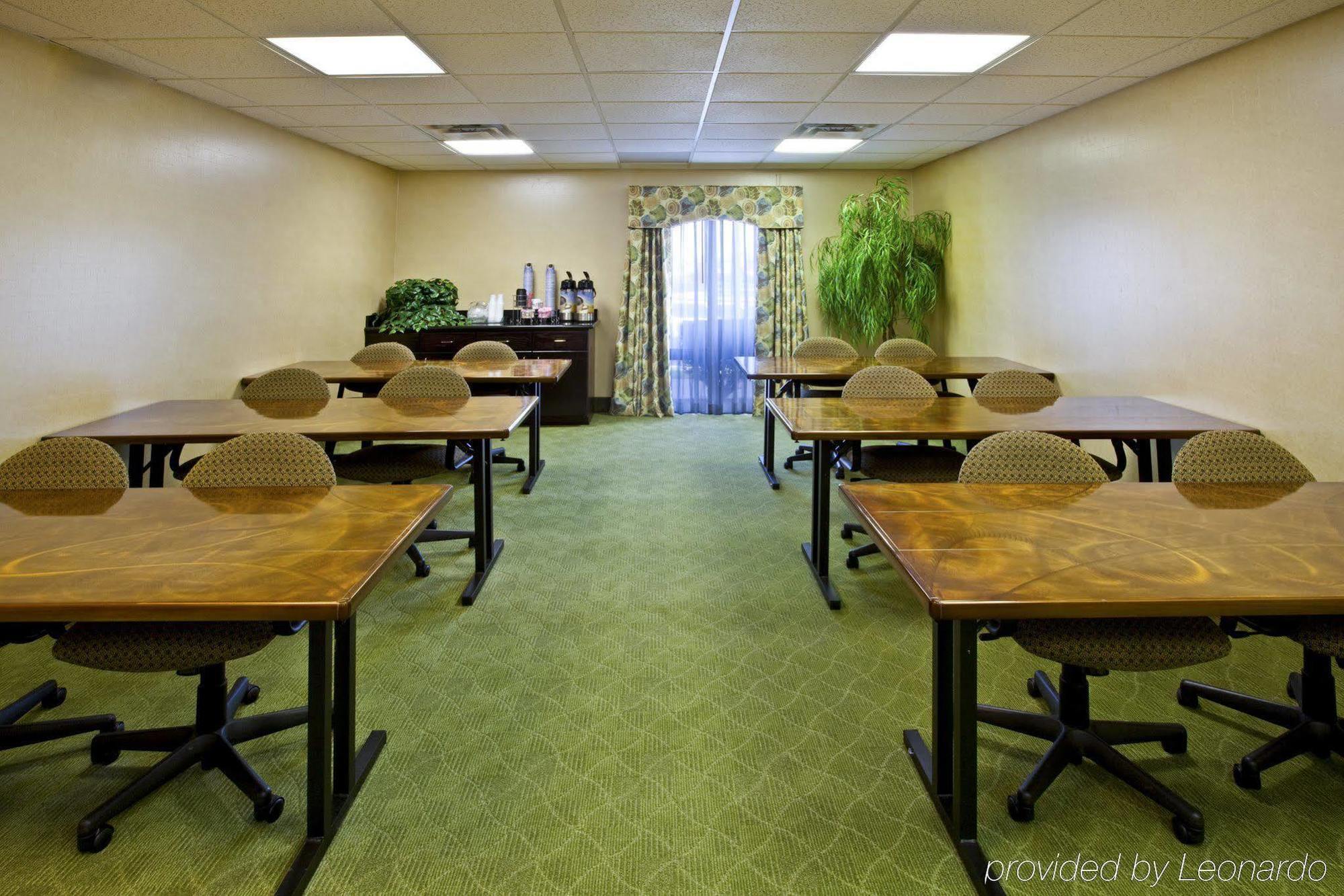 Holiday Inn Express Hotel & Suites Louisville East By Ihg Extérieur photo